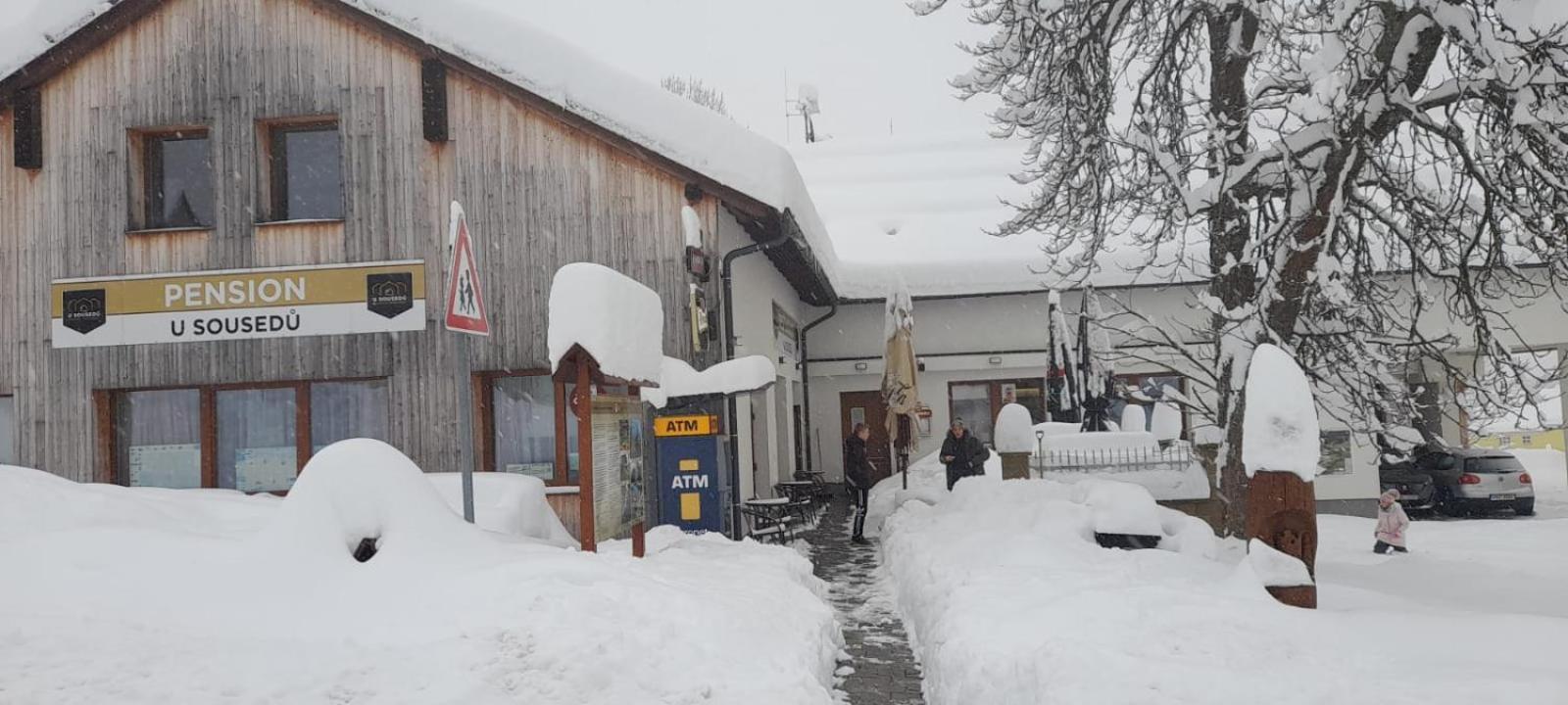Pension A Restaurace U Sousedu Стражни Екстериор снимка